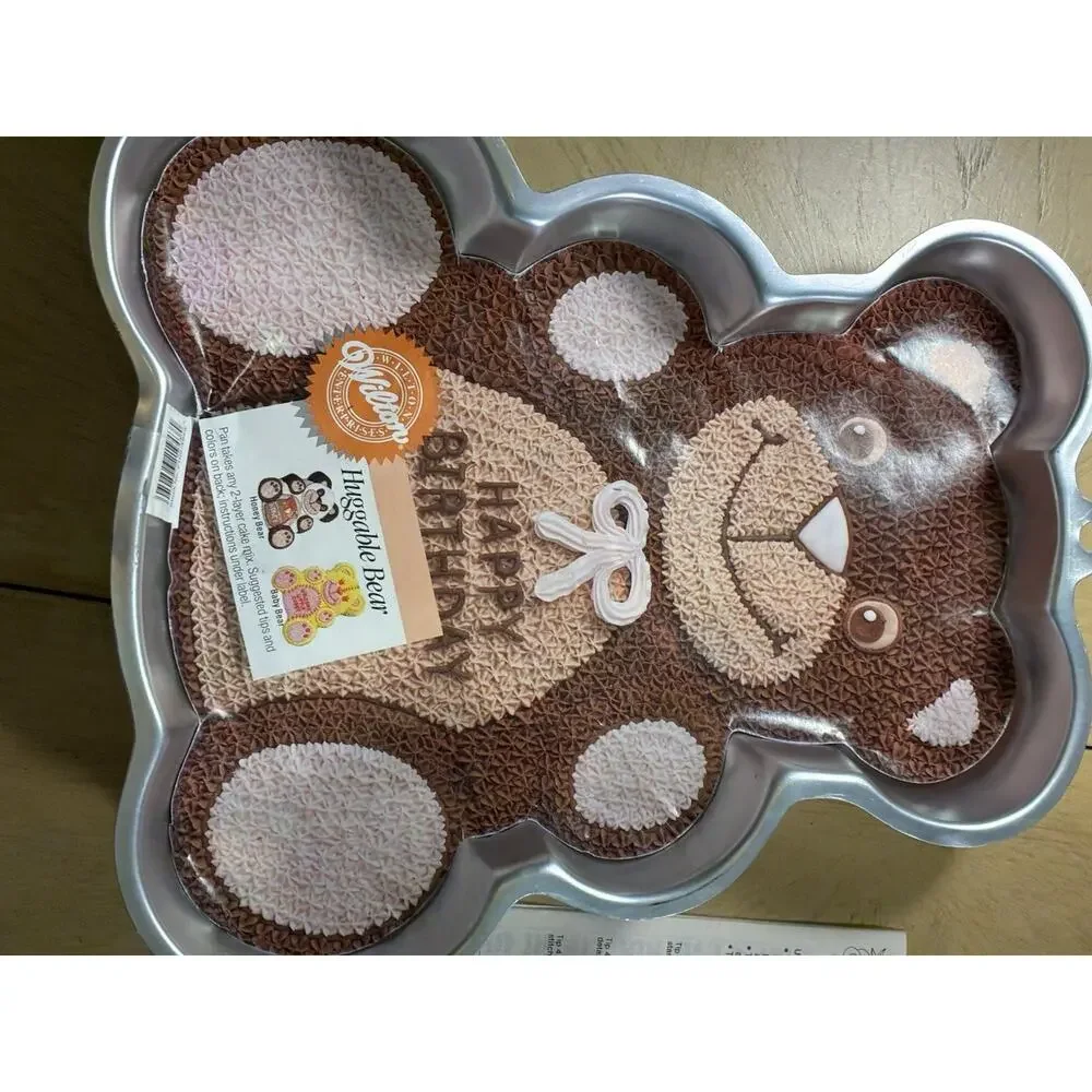 NEW 80s Aluminum Teddy Bear Cake Pan Bear Shaped Baking Molds & Booklet 1982 Vtg